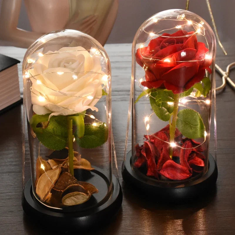 Ewig haltbare Rose im Glas mit LED-Streifen